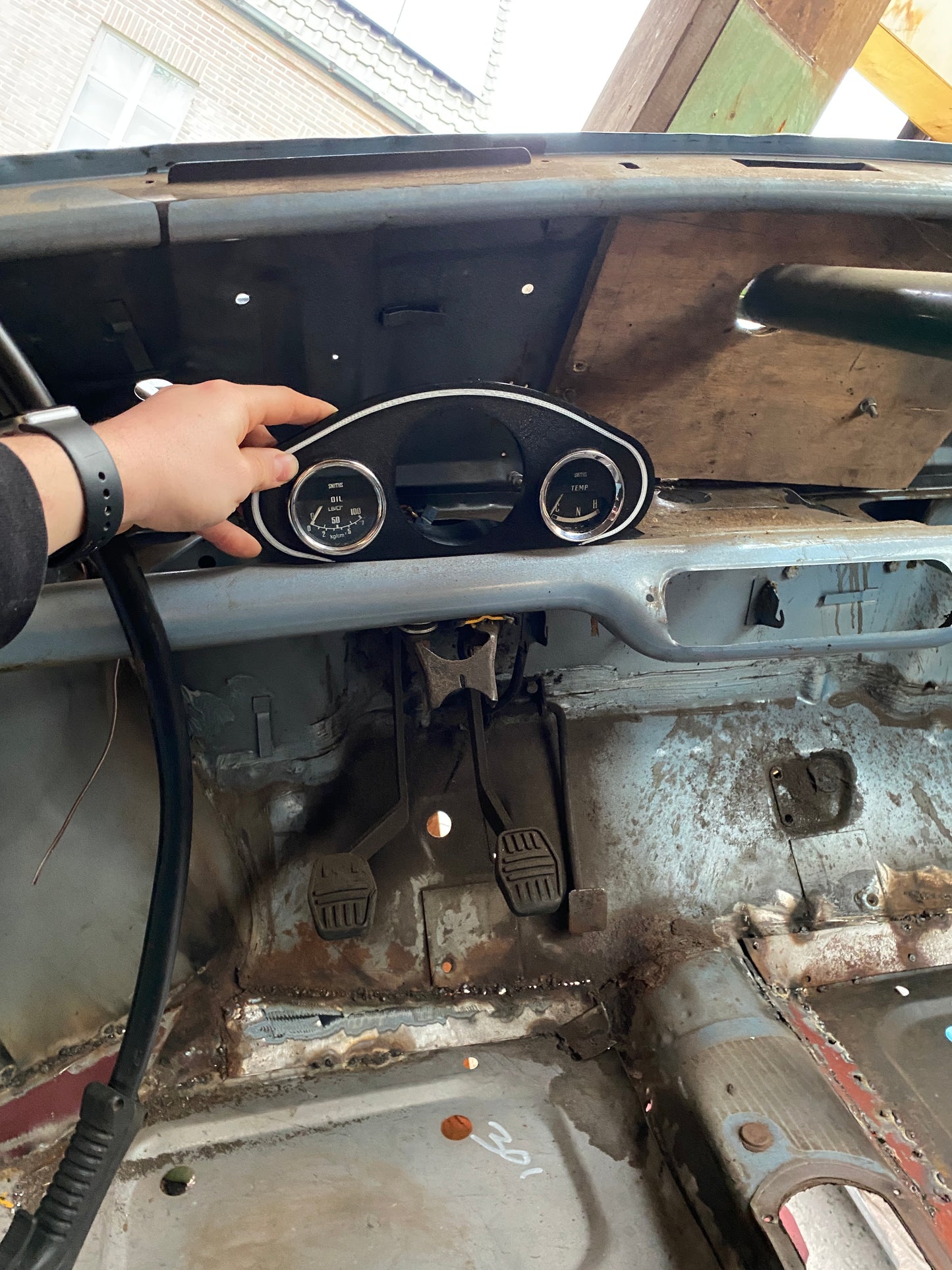 Custom Dashboard Panel for Tachometer with Two Auxiliary Gauges – Classic Mini