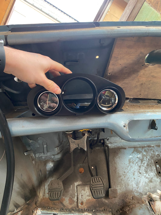 Classic Mini Driver-Side Gauge Pod – Triple Instrument Holder for Tachometer & Auxiliary Gauges