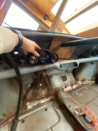 Classic Mini Driver-Side Gauge Pod – Triple Instrument Holder for Tachometer & Auxiliary Gauges