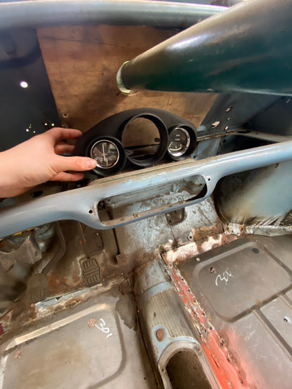 Classic Mini Driver-Side Gauge Pod – Triple Instrument Holder for Tachometer & Auxiliary Gauges