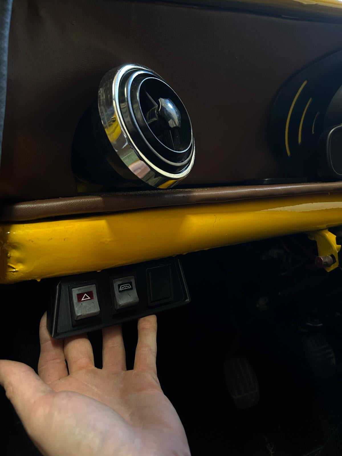 Control Panel for Classic Mini – Additional Switch Module (Multiple Variants, Easy Installation)