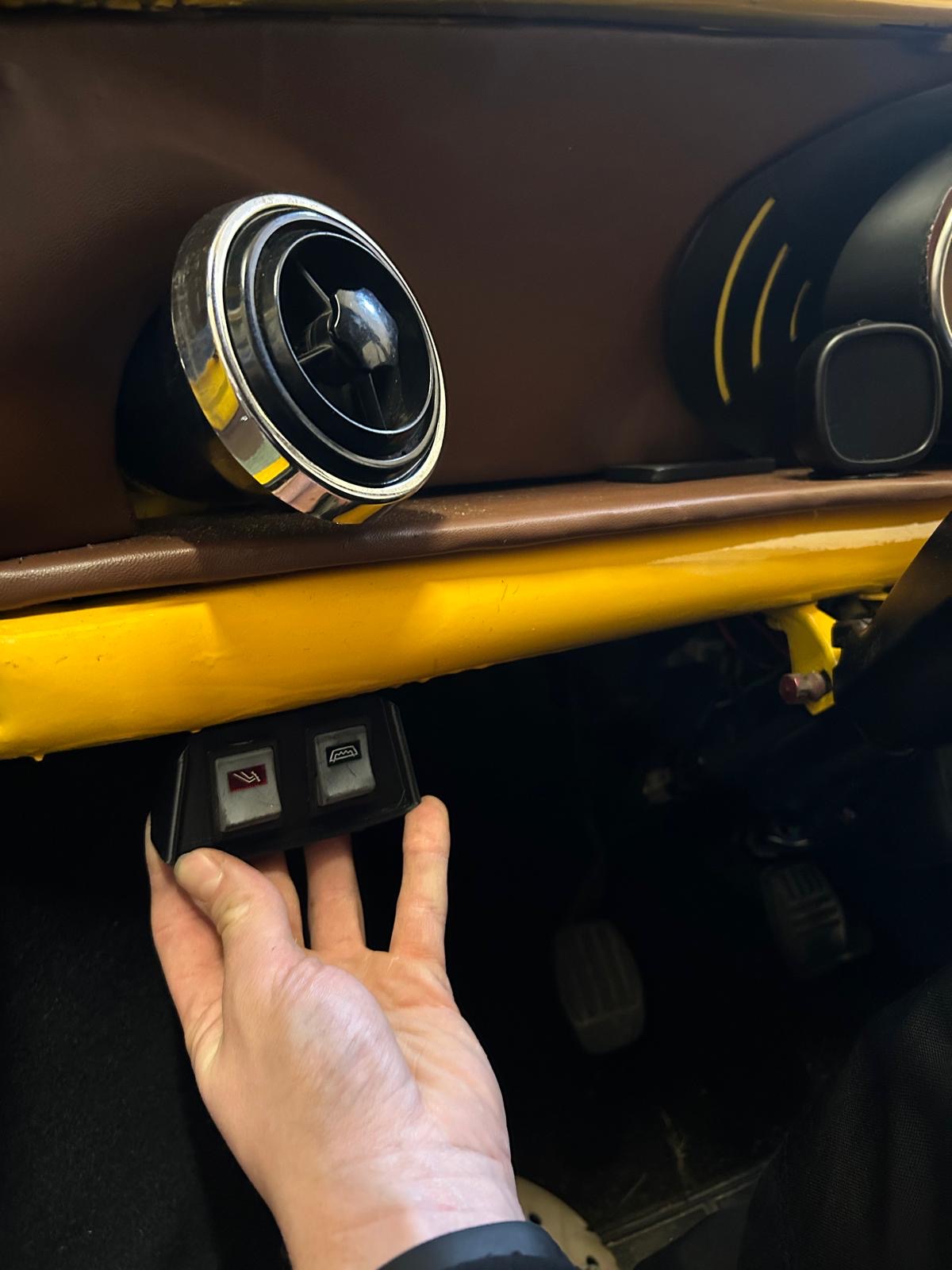 Control Panel for Classic Mini – Additional Switch Module (Multiple Variants, Easy Installation)